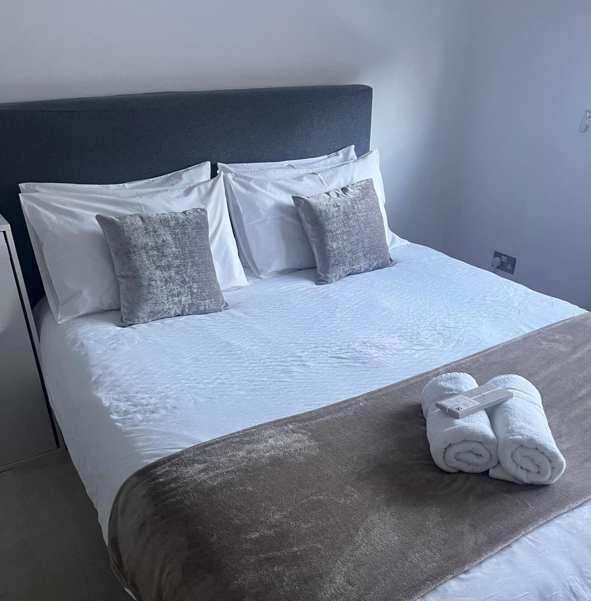Hyde Park,3 Min Walk,Family Home! 2 Bedrooms & 2 Bathrooms Apartment! Fantastic Location Londyn Zewnętrze zdjęcie