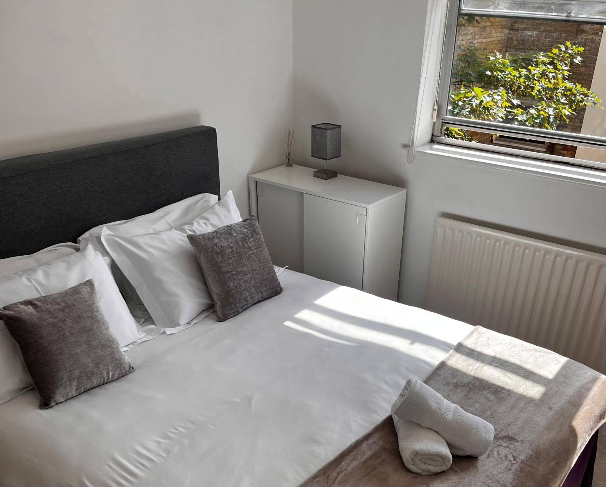 Hyde Park,3 Min Walk,Family Home! 2 Bedrooms & 2 Bathrooms Apartment! Fantastic Location Londyn Zewnętrze zdjęcie